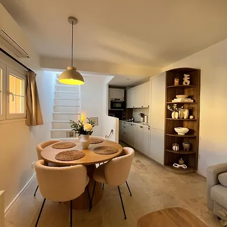 Feriehus Charming House With Rooftop - *