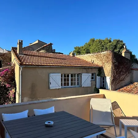 Feriehus Charming House With Rooftop - *