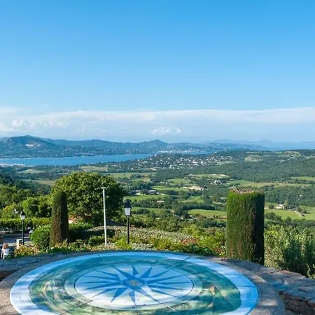 Charming House With Rooftop - Feriehus *