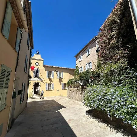 Charming House With Rooftop - בית נופש *
