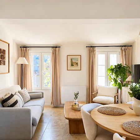 Charming House With Rooftop - Ferienhaus Gassin